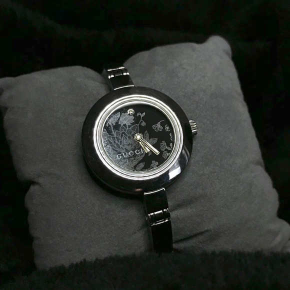 Gucci Accessories - Auth GUCCI 105 Series Black Diamond Flower Watch
